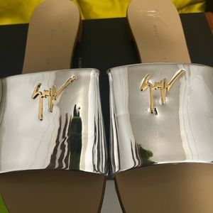 Brand new giuseppe sandals